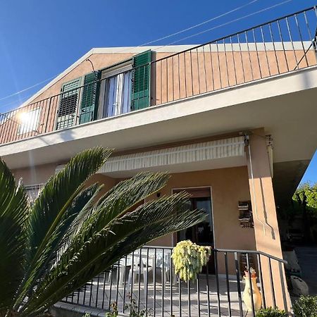 Отель Casa Genisi Шикли Экстерьер фото